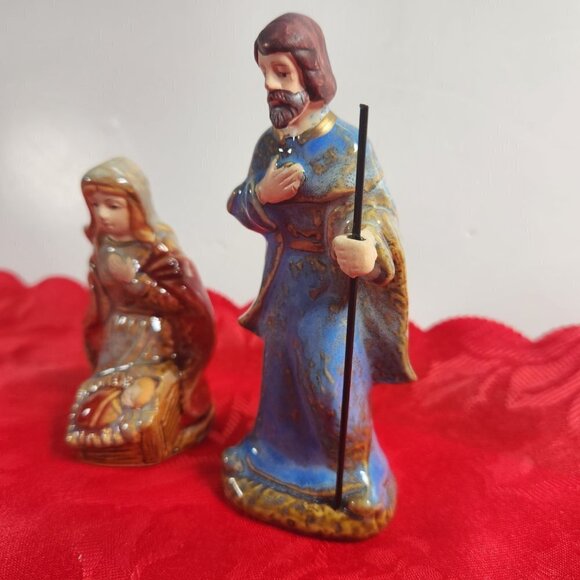 Nativity Figures Holy Family Mary with Baby Jesus 3 1/2"Joseph 4 3/4" Ceramic - Picture 4 of 7